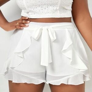 COPY - White frilly shorts